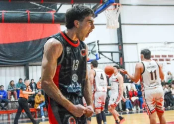 Urquiza pisó fuerte en el debut de los playoffs y venció a Sparta
