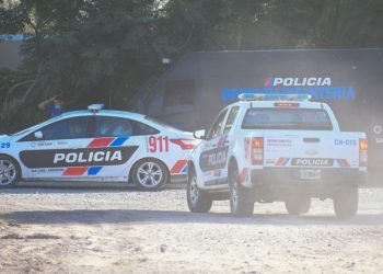 Rawson: escuchó una pelea entre vecinos, salió a la vereda y terminó baleada en el pecho