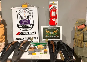 Caucete: gendarme escuchó detonaciones, intervino la Policía y hallaron un arsenal en un campo