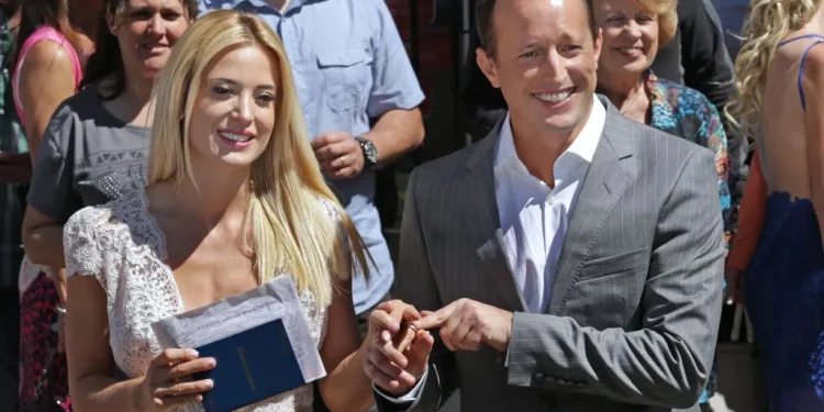 Causa Insaurralde: Jésica Cirio entregó su teléfono celular y fijó domicilio ante la Justicia