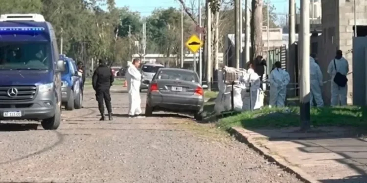 Investigan el hallazgo sin vida de un hombre y sus dos hijos menores de edad en una vivienda de Santa Fe