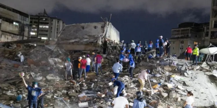 Tragedia en Venezuela: el doble terremoto ya dejó 236 muertos y más de 4.300 heridos