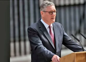 Terremoto político en el Reino Unido: renunció el primer ministro Keir Starmer tras perder el apoyo de su propio partido