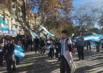 La Policía de San Juan blinda la Plaza 25 ante posibles festejos por el partido de Argentina