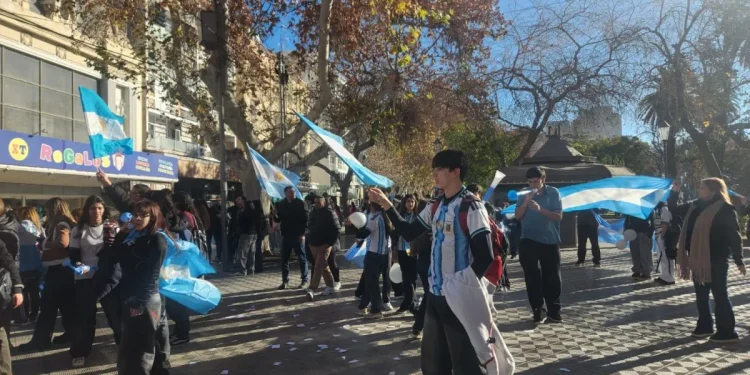 La Policía de San Juan blinda la Plaza 25 ante posibles festejos por el partido de Argentina