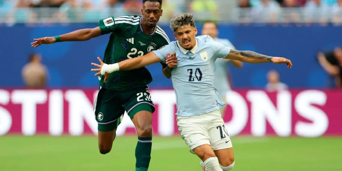 Uruguay rescató un punto agónico en su debut mundialista ante Arabia Saudita