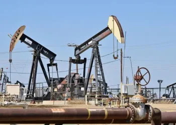 El petróleo cae por debajo de los US$90 tras anuncio de acuerdo con Irán