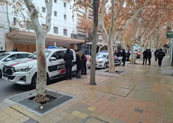 Violencia de género en el centro: denunció una agresión y terminó detenida por atacar a una policía