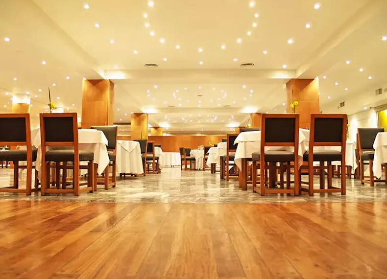 Disputa por un ícono céntrico: con sede en San Juan e «insistidoras», quiénes son las empresas que compiten por el Hotel Provincial