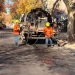 Obras en Capital: ni el feriado detiene la pavimentación en la Avenida Rioja