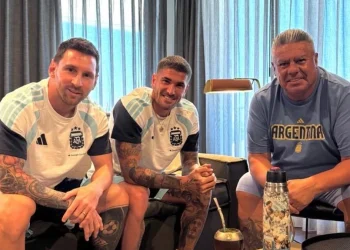 Chiqui Tapia, Messi y De Paul cumplieron con la cábala infaltable en la previa de la Selección