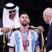 Luto en el fútbol y la política: murió el ex emir de Qatar que le colocó la tradicional capa a Messi en 2022