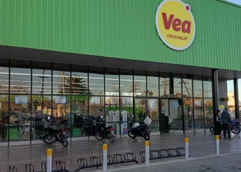 Golpe comando en Rawson: saquearon un Rapipago dentro de un conocido supermercado