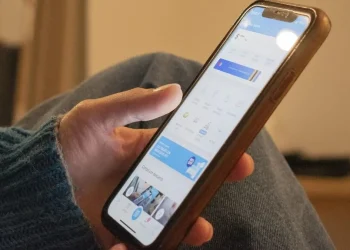 Cuento del tío digital: pactó una compra por más de $320.000, pero transfirió solo $1.200 y terminó detenida