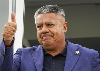 La AFA desmintió que la Justicia de Estados Unidos citara al Chiqui Tapia y le secuestrara el celular