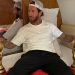 Polémica en redes: Sergio Ramos imitó la histórica foto de Lionel Messi durmiendo con la Copa del Mundo
