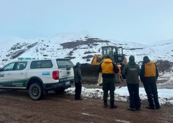 Gendarmería rescató en San Juan a seis personas aisladas por la intensa nevada en la cordillera