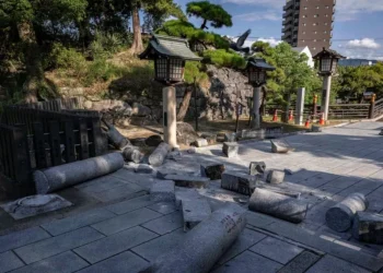 Tragedia en Japón: ascienden a 18 los muertos tras el terremoto de 7.1 en Kyushu y buscan desesperadamente sobrevivientes