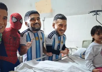 Visita sorpresa de los campeones del mundo en el Hospital Marcial Quiroga
