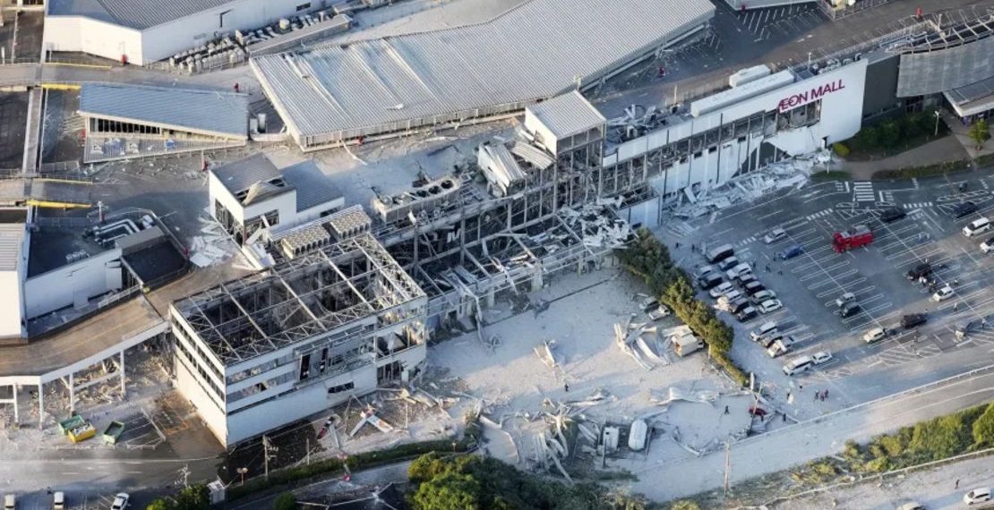 Devastador terremoto de magnitud 7.1 sacudió el suroeste de Japón: reportan al menos 50 heridos, derrumbes y miles de usuarios sin luz