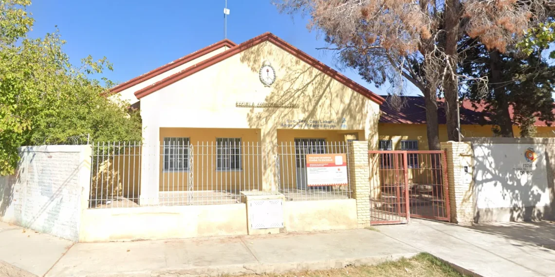 Profesora sanjuanina abandonó sus horas de clase y la descubrieron viviendo en Italia
