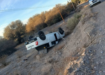 Milagro en Ullum: Una camioneta de gran porte protagonizó un impactante vuelco y su conductor resultó ileso