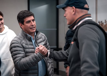 Conectividad, turismo y grandes eventos: los ejes del ministro Guido Romero en su paso por Radio Colón