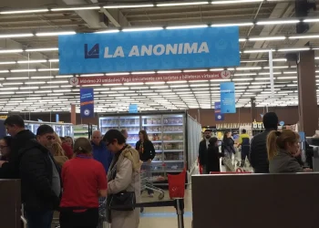 Estafas virtuales: alertan por una falsa promoción de La Anónima que busca vaciar cuentas de jubilados