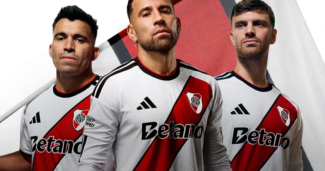 River presentó su nueva camiseta titular con guiños históricos y estreno en puerta
