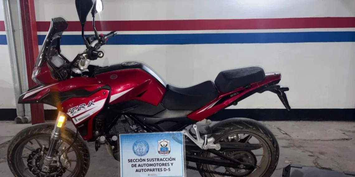 Golpe al robo de vehículos: recuperan una moto robada y desbaratan un desarmadero clandestino en Chimbas