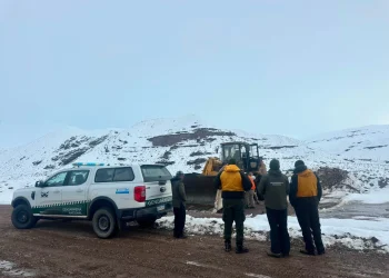 Temporal e intemperie en la cordillera: Gendarmería rescató a seis personas aisladas por las intensas nevadas en San Juan