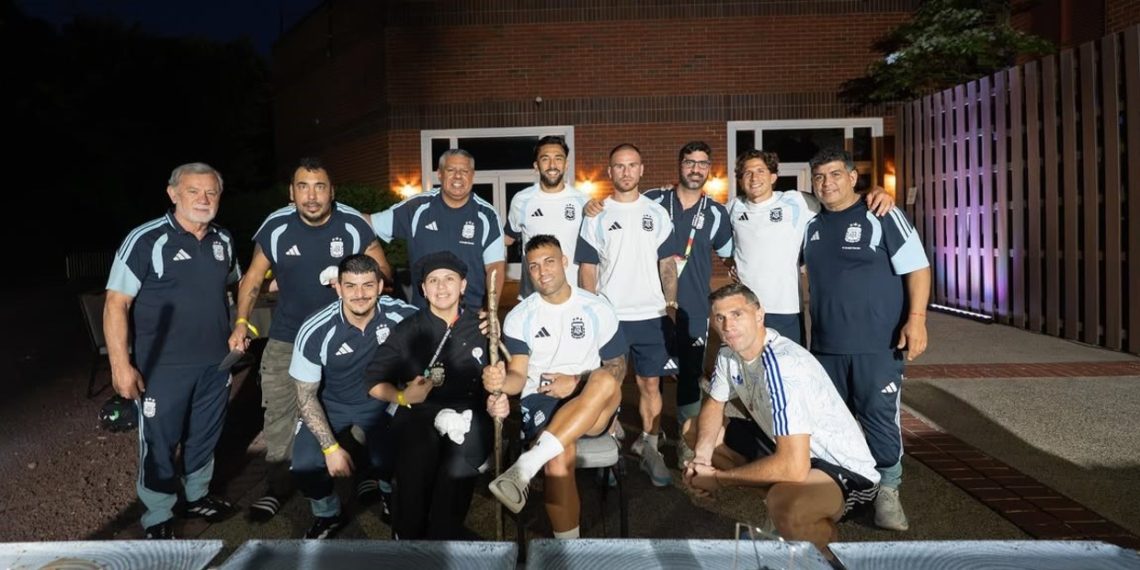 Mística criolla: la Selección Argentina se abrazó a su ritual más sagrado con el último asado antes de la final
