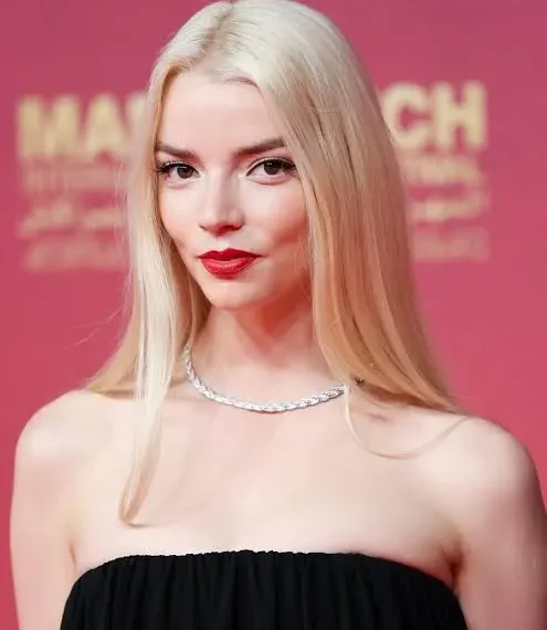 Entre dos tierras: Anya Taylor-Joy eligió entre Argentina e Inglaterra para la semifinal del Mundial