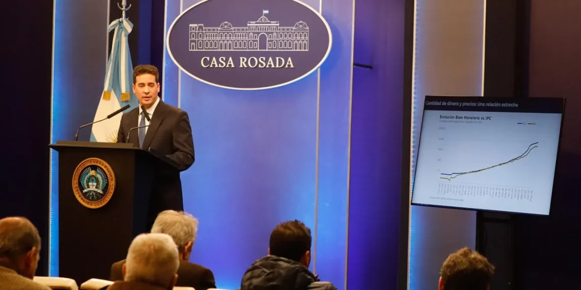 Ravier afirmó que la estabilidad monetaria y la seguridad jurídica son pilares del crecimiento económico
