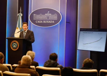 Ravier afirmó que la estabilidad monetaria y la seguridad jurídica son pilares del crecimiento económico