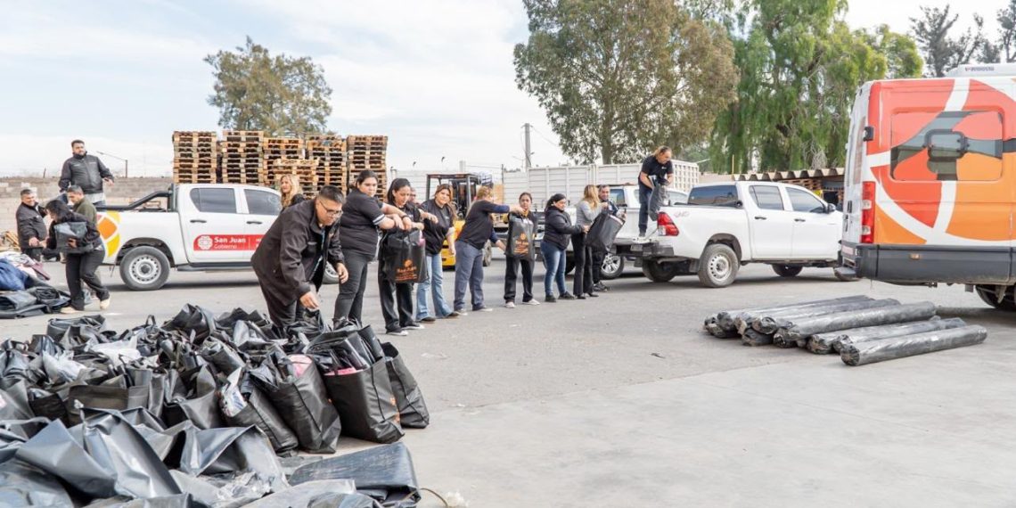 Respuesta estatal ante la emergencia: el Gobierno despliega un masivo operativo para asistir a familias afectadas por el temporal