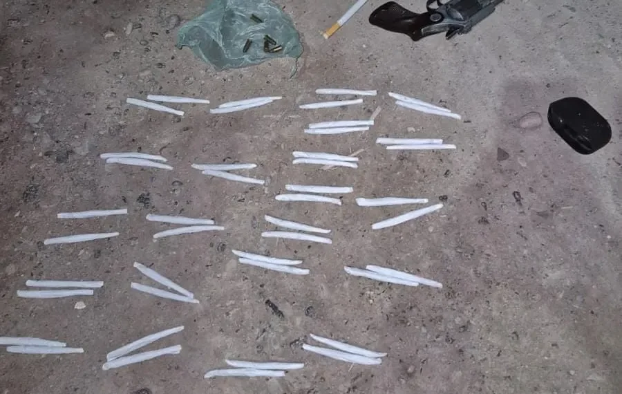 Operativo en 9 de Julio: detuvieron a un joven armado y con 42 dosis de marihuana en una estación de servicio