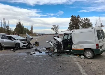 Un grave accidente en Ruta 40 y calle 18 dejó a cinco personas heridas, entre ellas un menor