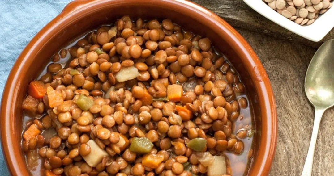 Recomendaciones nutricionales para el invierno: guisos de legumbres, cítricos y consejos para fortalecer el sistema inmune
