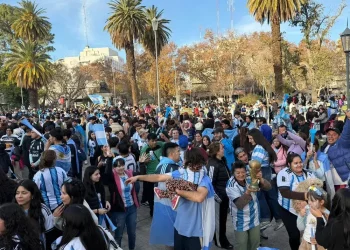 Festejos en la mira: 70 policías custodiarán la Plaza 25 y blindarán la Peatonal ante temor por desmanes