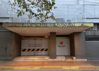 Proceso licitatorio: el Gobierno analiza dos ofertas para adjudicar la concesión del Hotel Provincial