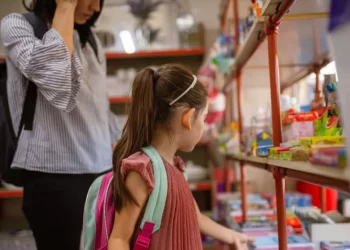 Alerta para los bolsillos: criar a un hijo de entre 6 y 12 años costó más de $678.000 en junio, según el INDEC