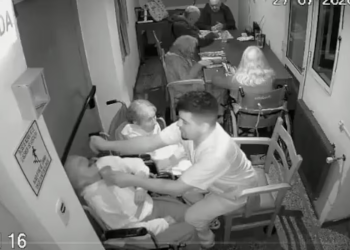 Indignación en Mar del Plata: filmaron a un enfermero maltratando a una anciana en un geriátrico y la Justicia lo liberó