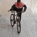 Quedaron registrados: captaron a dos jóvenes robando una bicicleta en pleno centro de Capital