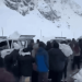 Evacuaron a decenas de personas varadas por el intenso temporal de nieve en la alta montaña