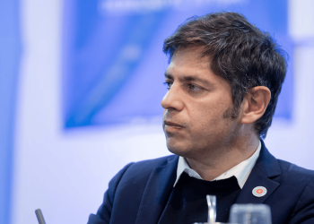 Fractura expuesta: El peronismo se atomiza entre el silencio de Kicillof, la interna con los Kirchner y el juego propio en las provincias