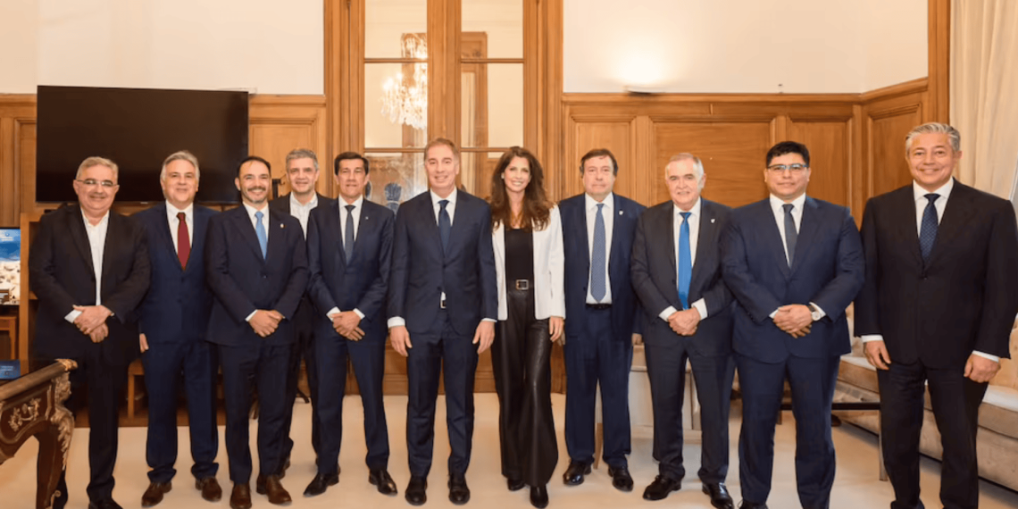 La Casa Rosada negocia la vuelta de las «colectoras» con los gobernadores para suspender las PASO