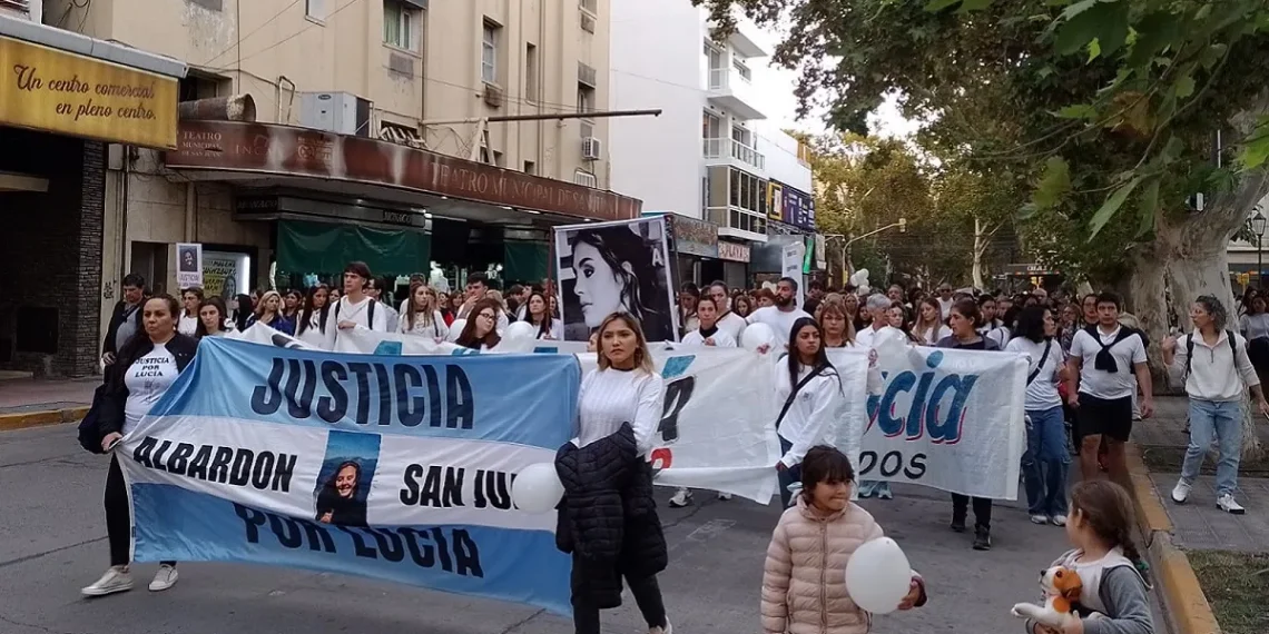 Indignación y dolor: la familia de Lucía Rubiño arremete contra el fallo del juez Toro