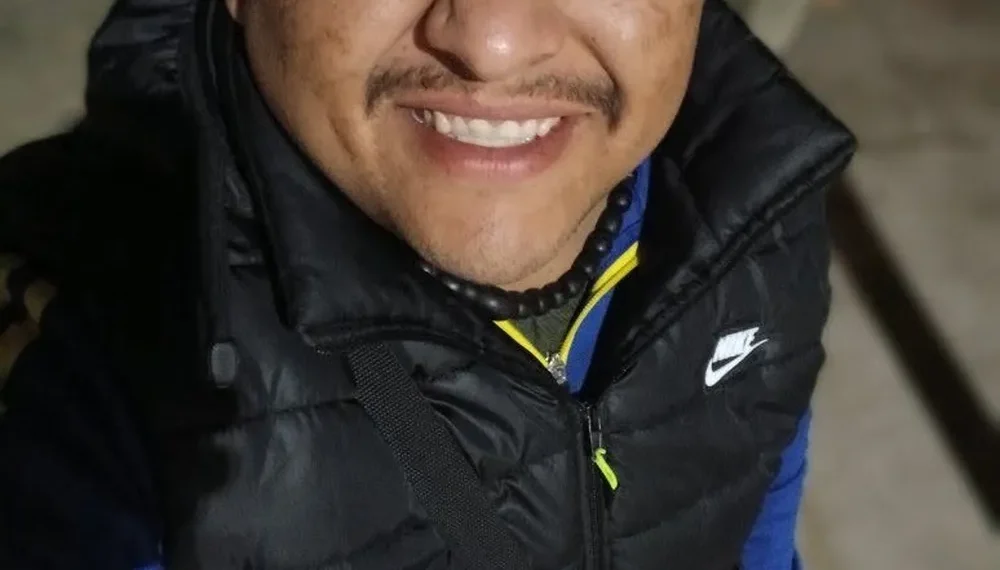 Un remisero fue baleado en plena calle y pelea por su vida