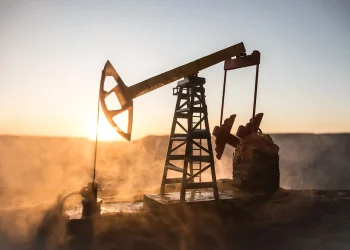 El petróleo se dispara y roza los US$100 por el aumento de tensiones en Medio Oriente